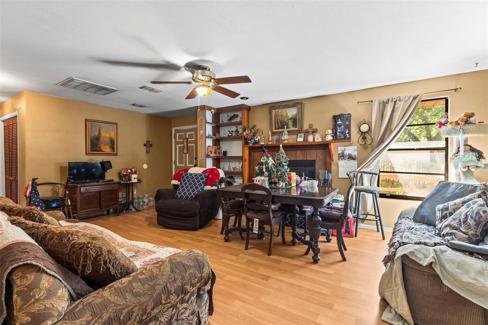 Image 11 of 40 For 29133 Lawton Drive