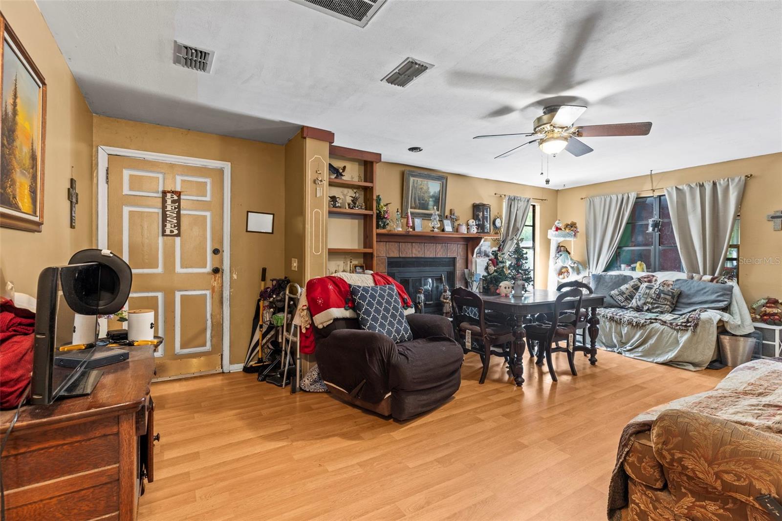 Image 12 of 40 For 29133 Lawton Drive