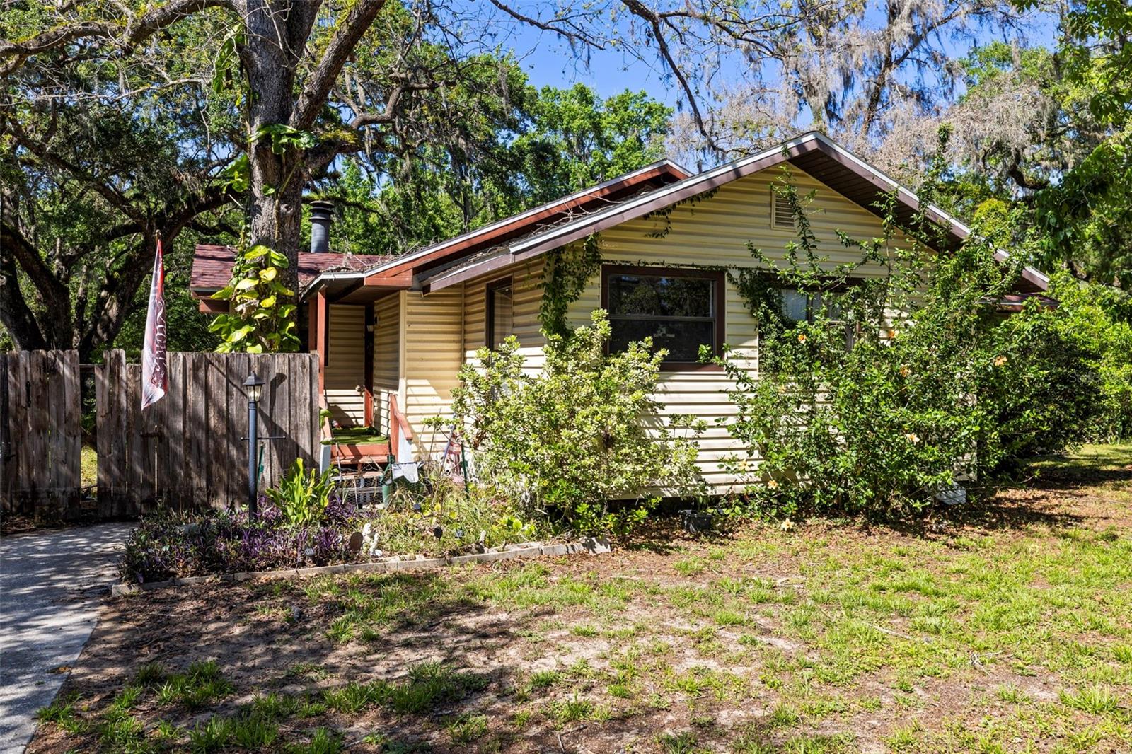 Image 4 of 40 For 29133 Lawton Drive