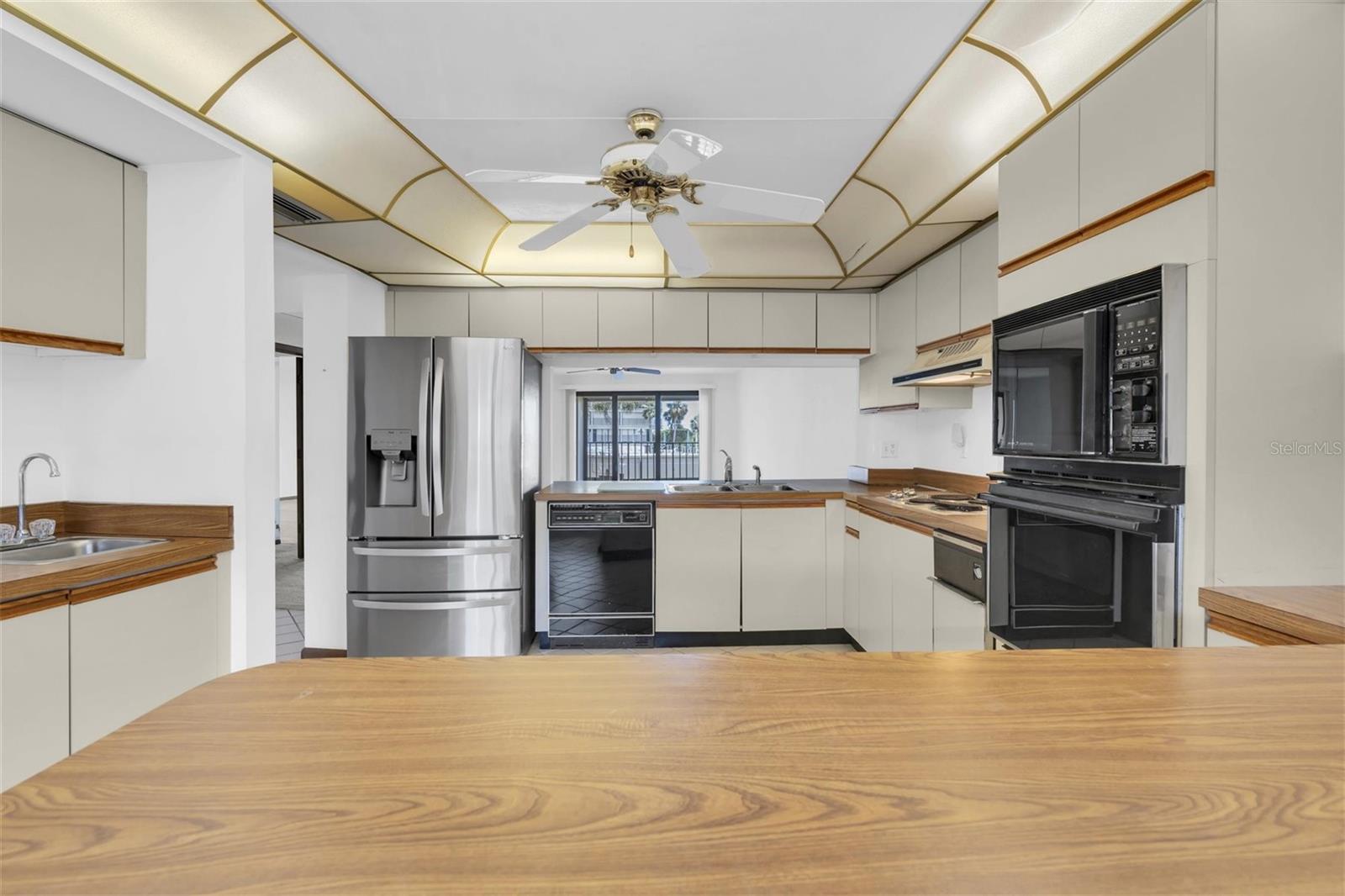 Image 16 of 36 For 4450 Gulf Boulevard 114
