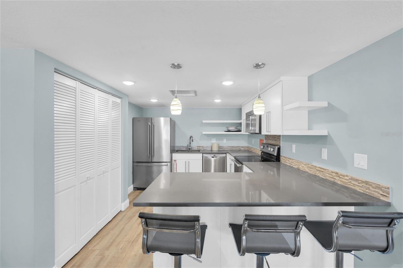 Image 25 of 36 For 4450 Gulf Boulevard 114