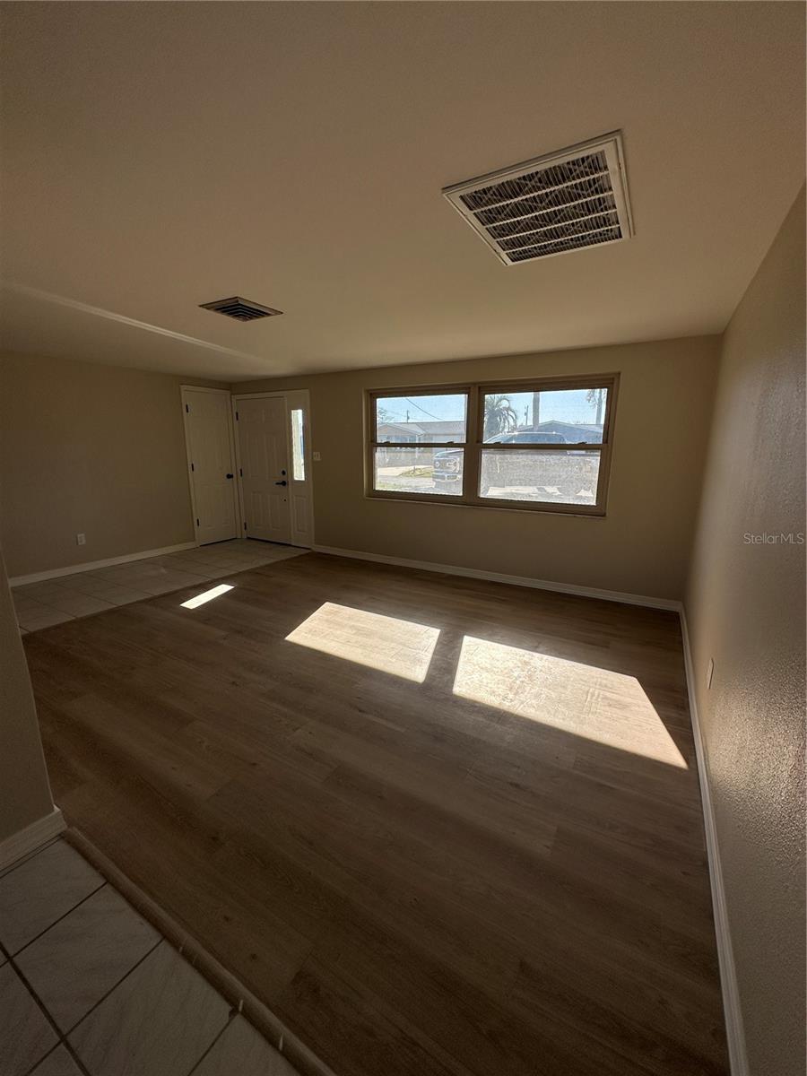 Image 6 of 23 For 13612 Allyn Drive