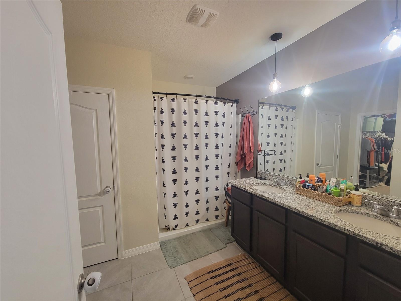 Image 16 of 42 For 5825 Arlington River Drive