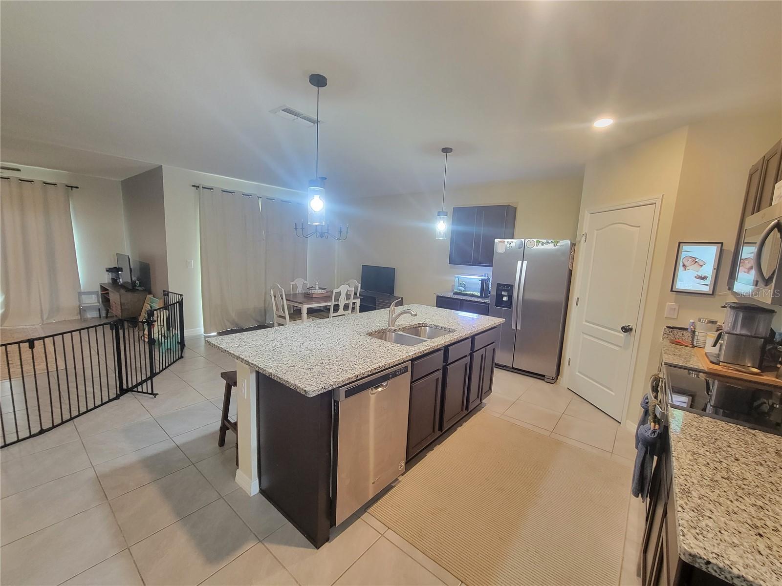 Image 4 of 42 For 5825 Arlington River Drive