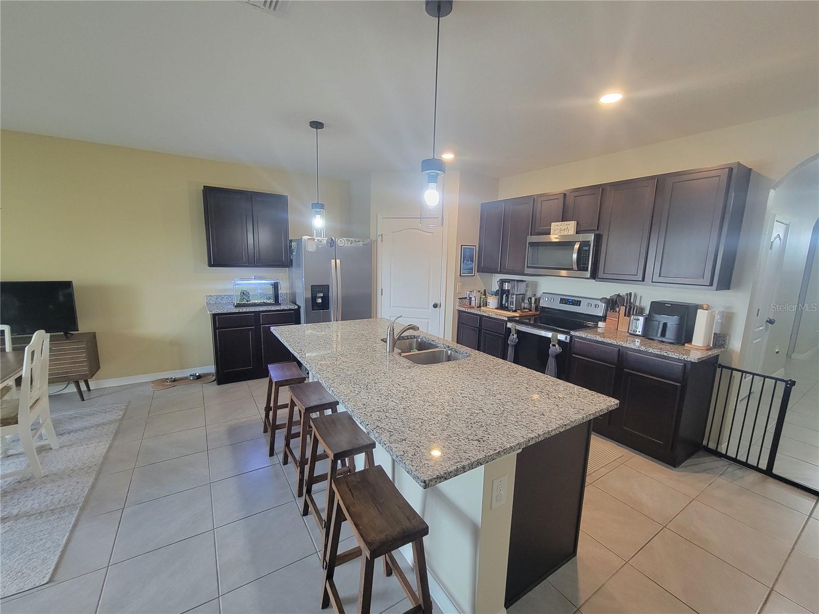 Image 7 of 42 For 5825 Arlington River Drive