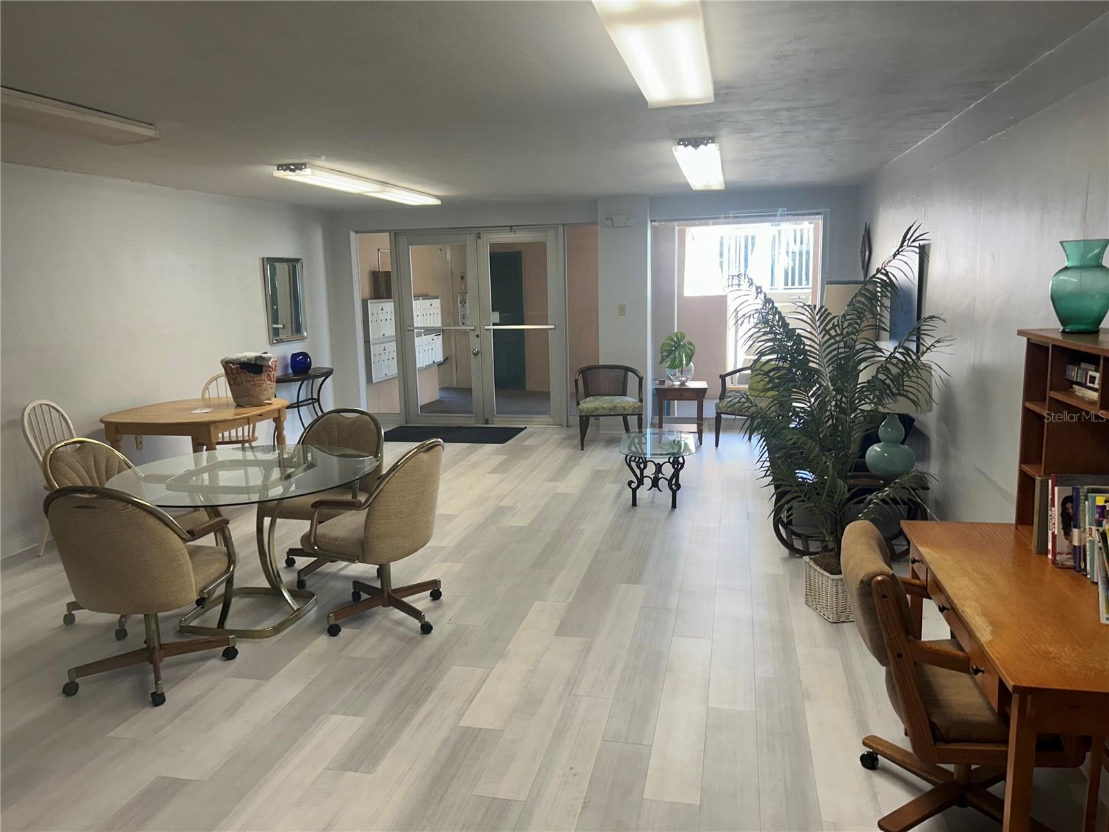 Image 17 of 20 For 445 32nd Avenue N E109