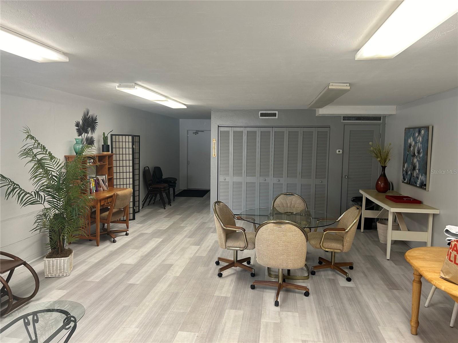 Image 18 of 20 For 445 32nd Avenue N E109