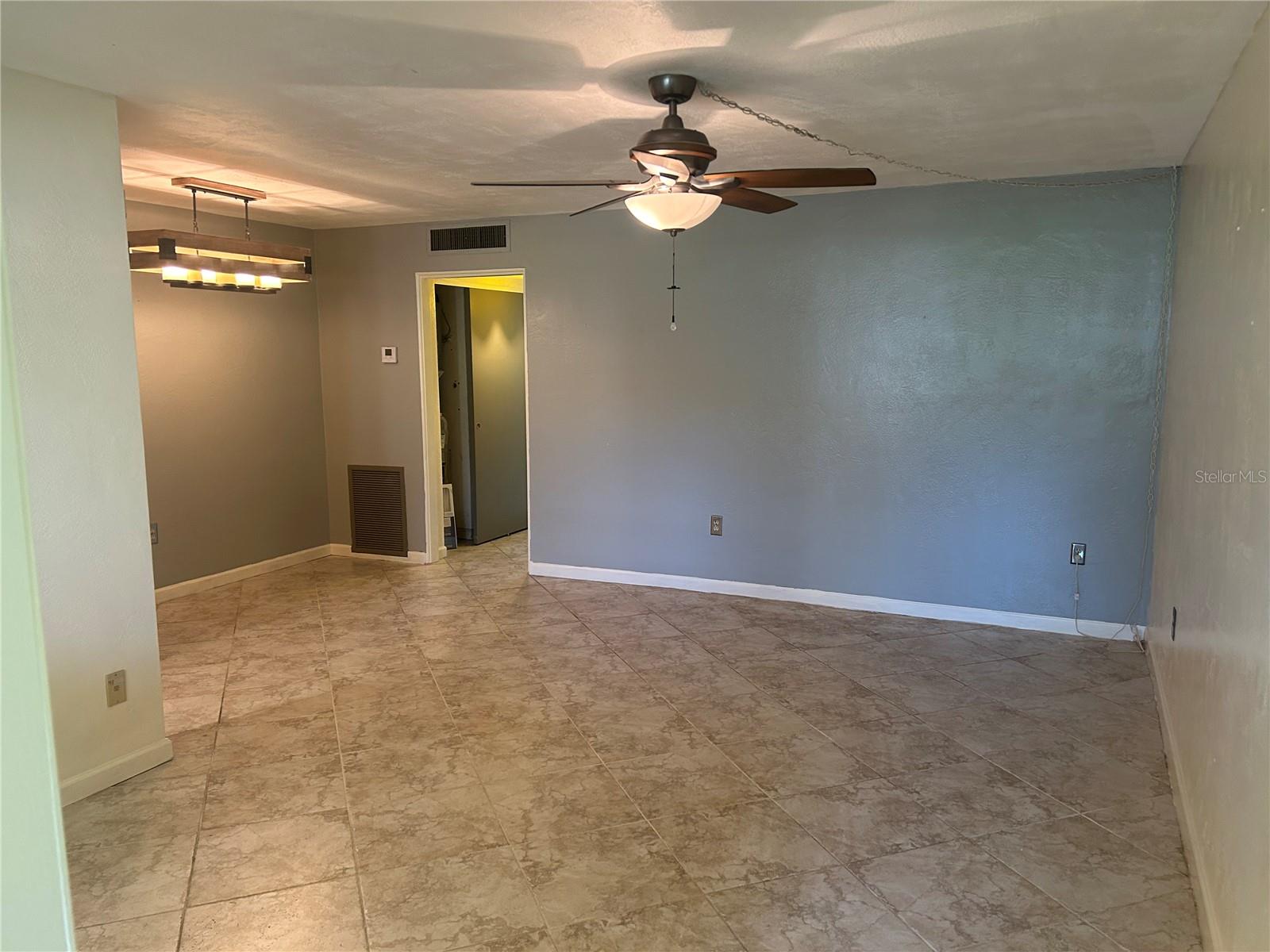 Image 3 of 20 For 445 32nd Avenue N E109