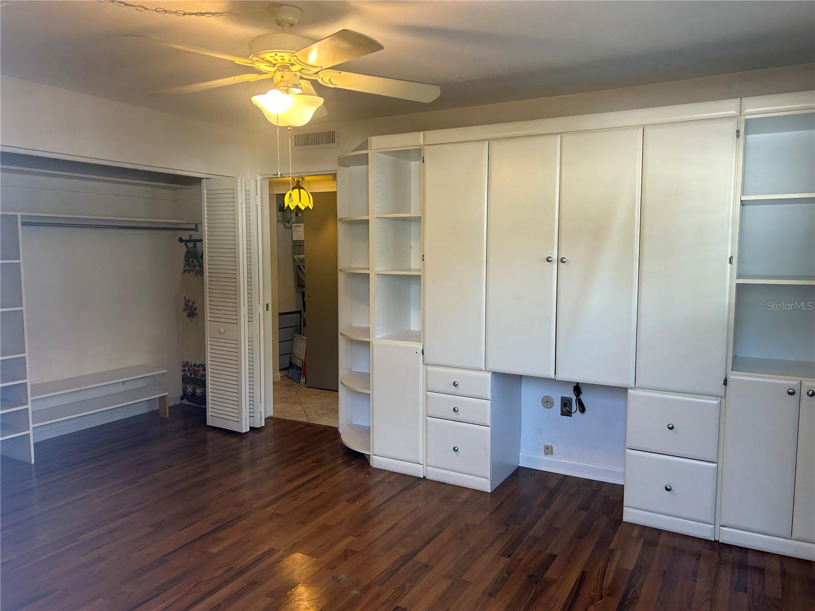 Image 9 of 20 For 445 32nd Avenue N E109