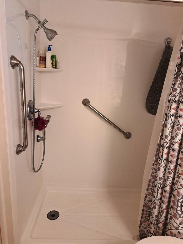 Image 5 of 27 For 9940 47th Avenue N 116