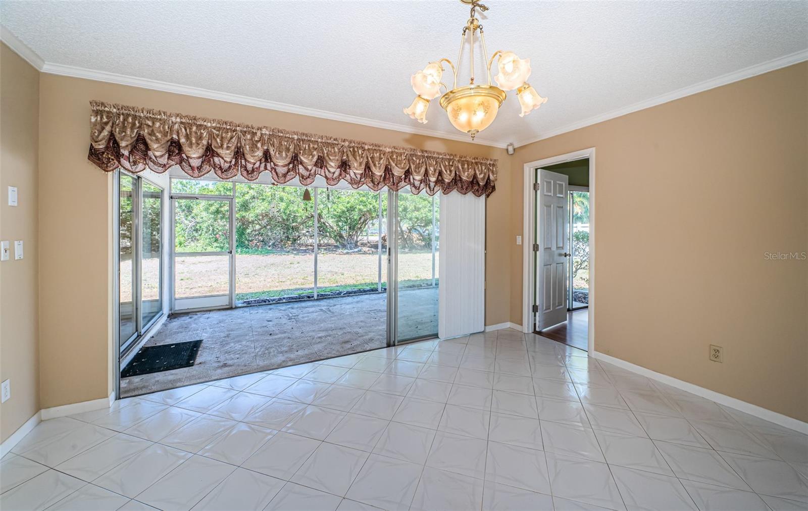 Image 22 of 72 For 2700 Westchester Drive N