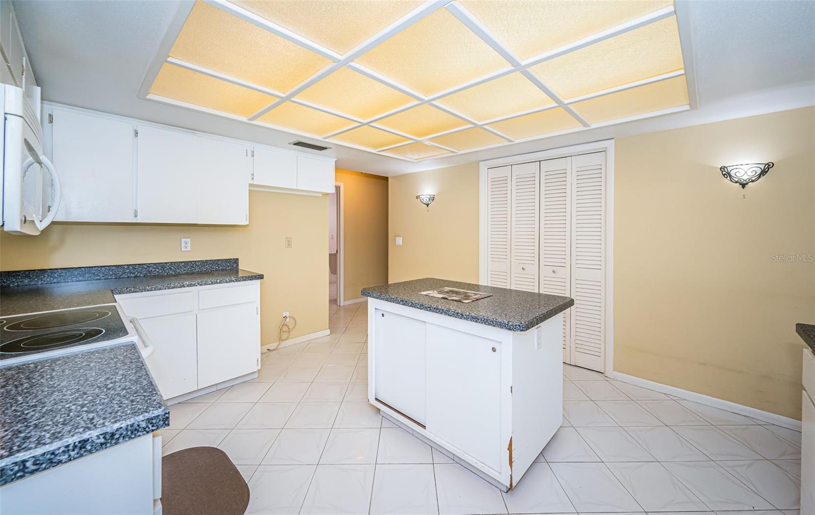 Image 29 of 72 For 2700 Westchester Drive N