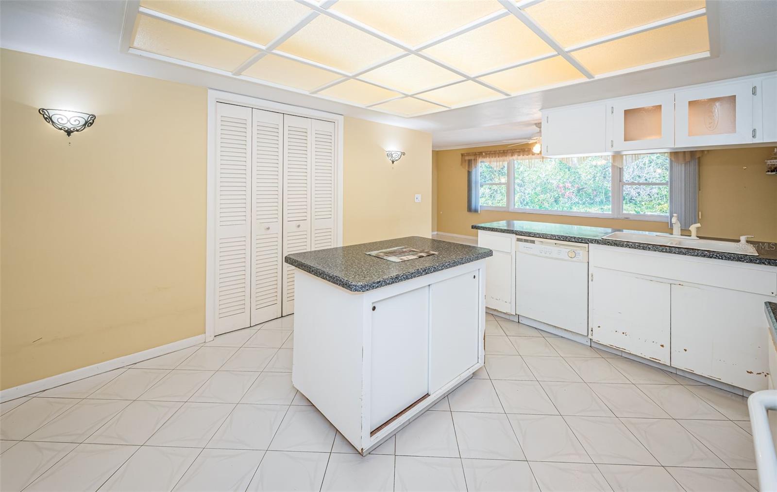 Image 30 of 72 For 2700 Westchester Drive N