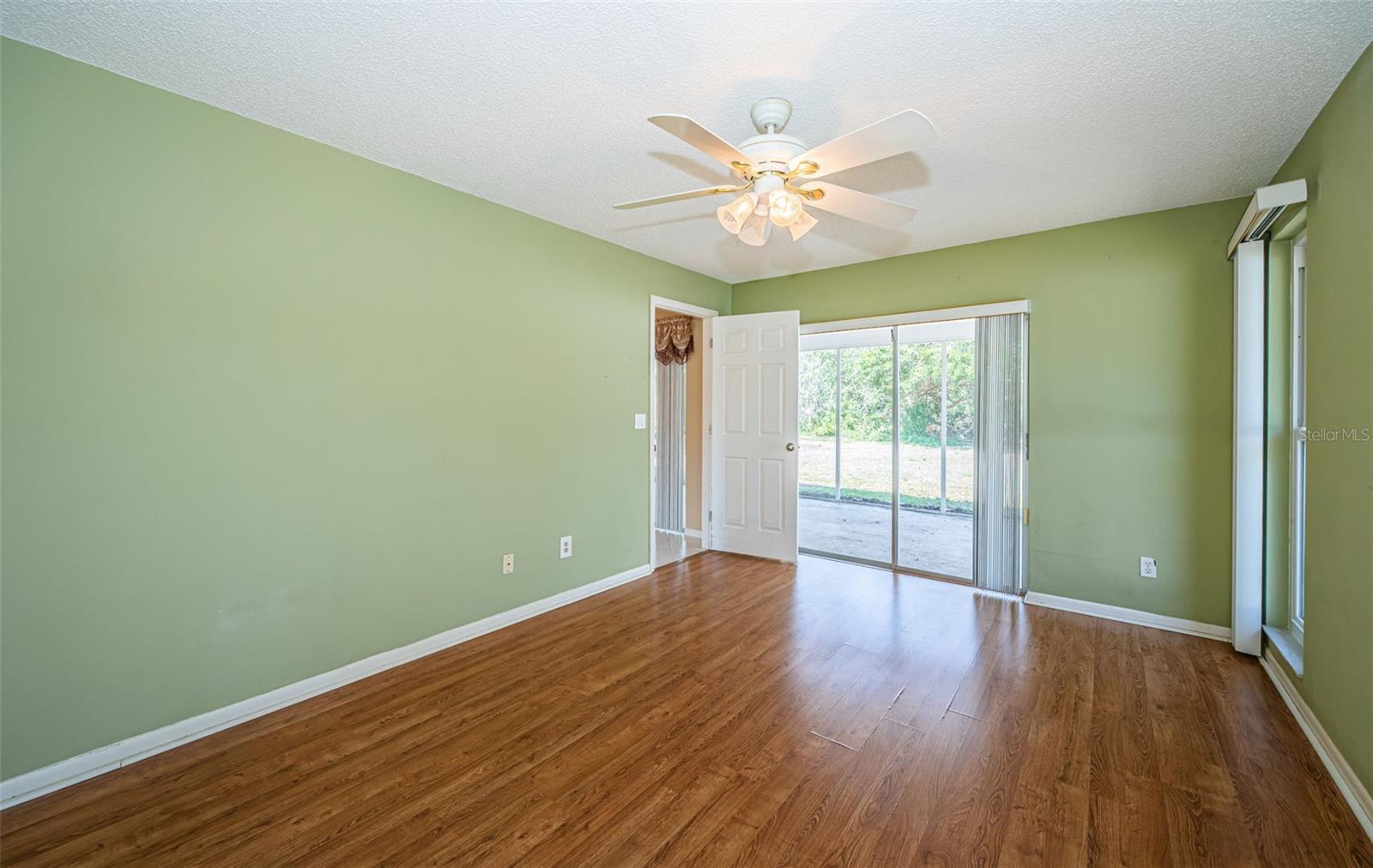 Image 37 of 72 For 2700 Westchester Drive N