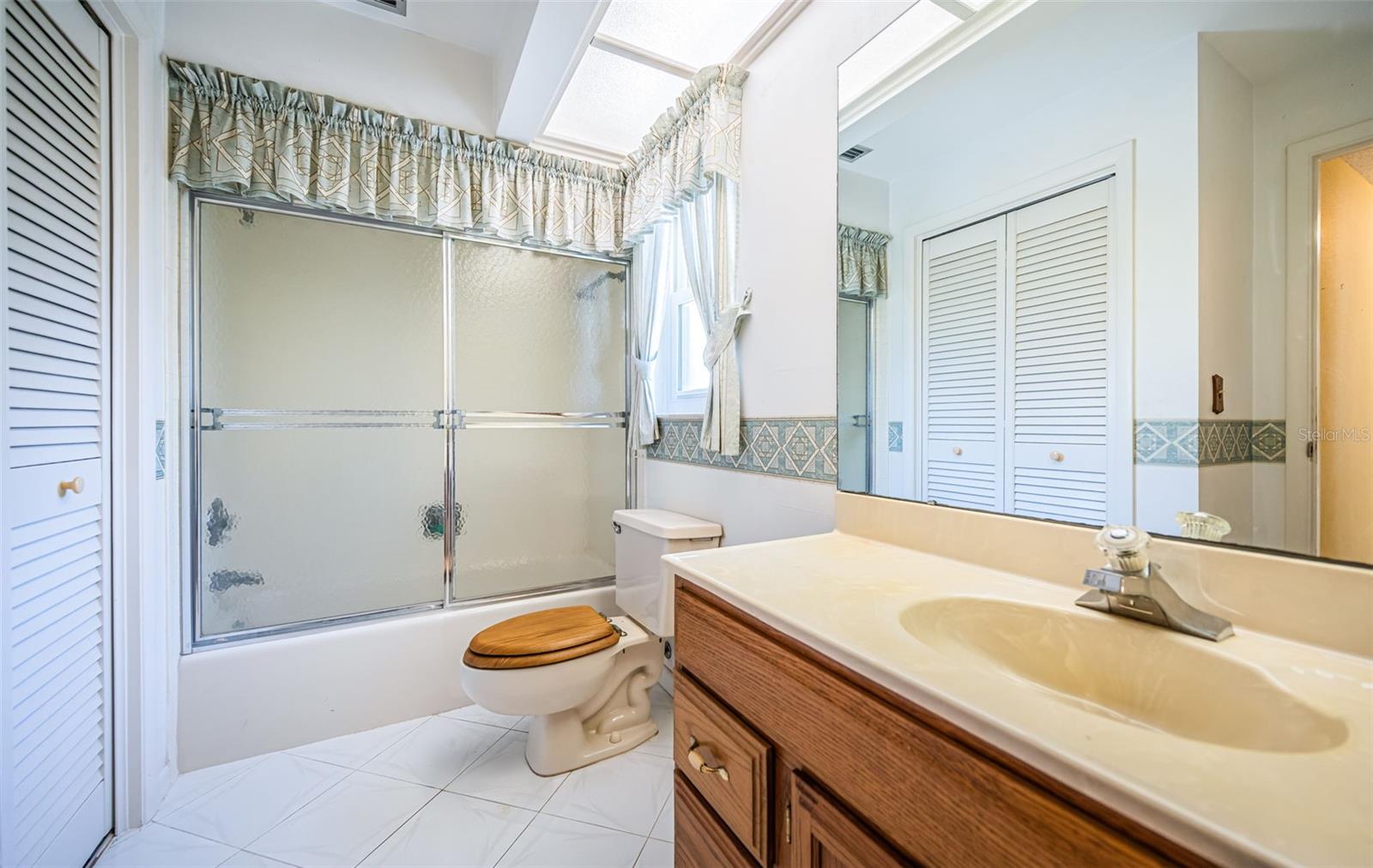 Image 42 of 72 For 2700 Westchester Drive N