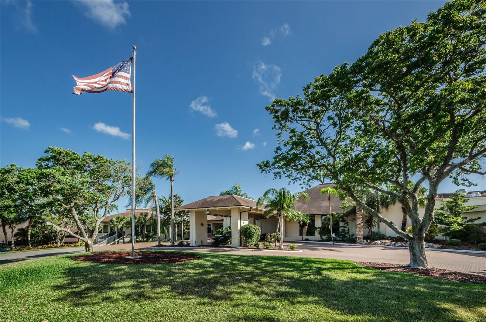 Image 59 of 72 For 2700 Westchester Drive N