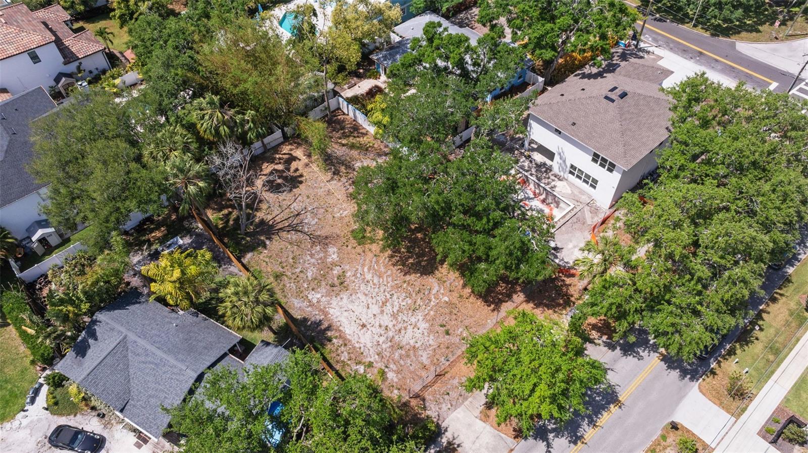 Image 3 of 14 For 1003 Lois Avenue