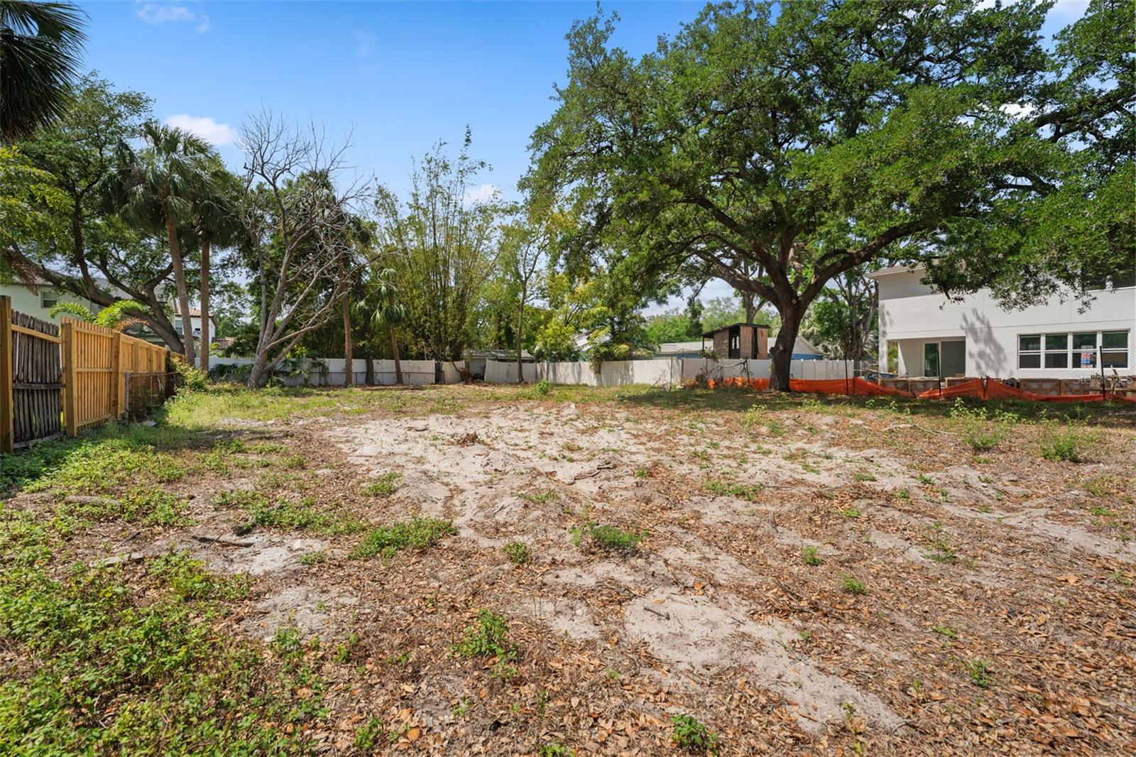 Image 9 of 14 For 1003 Lois Avenue