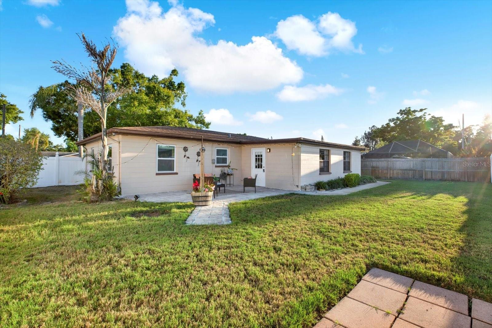 Image 20 of 20 For 6125 37th Avenue N