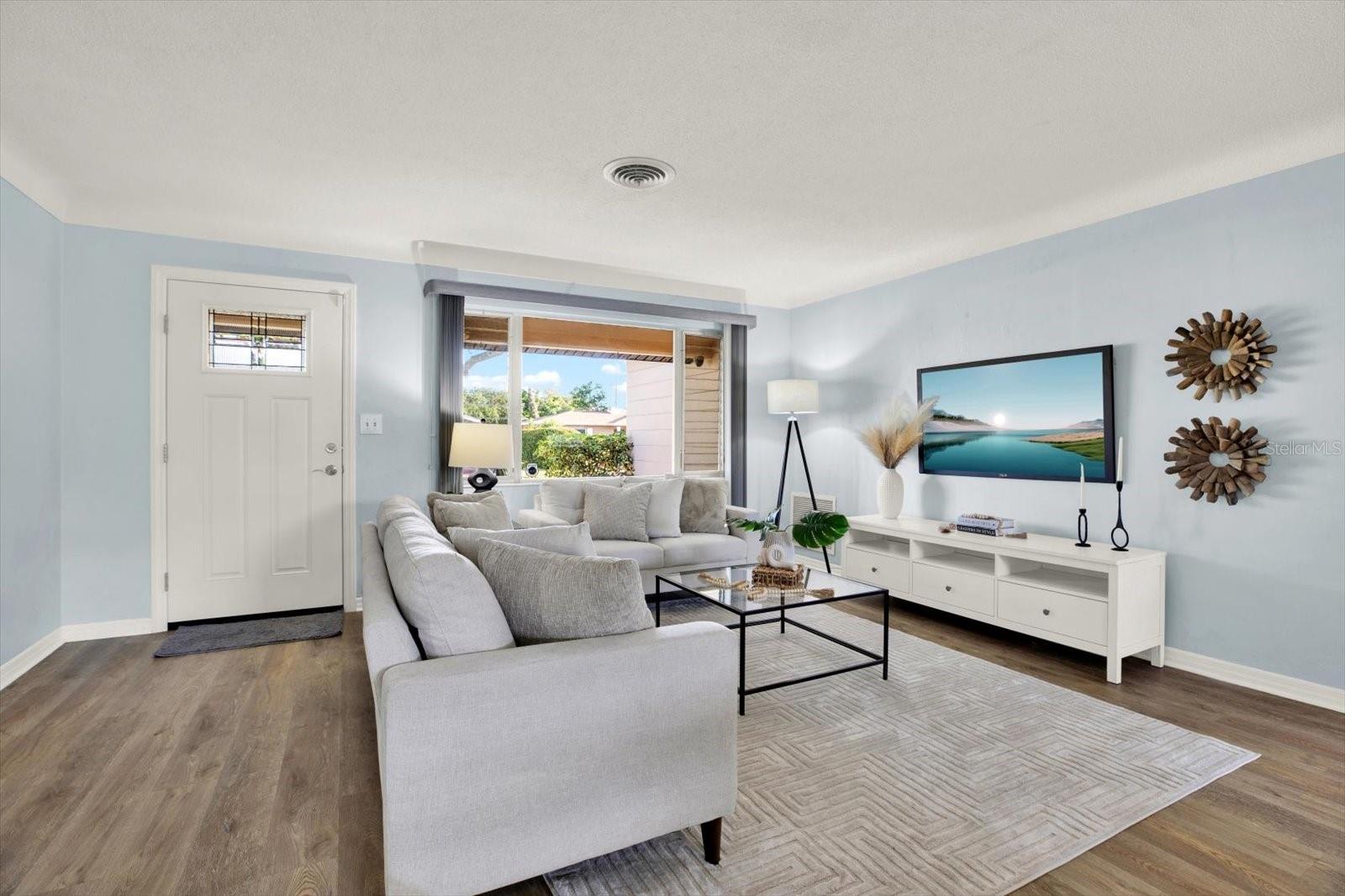 Image 5 of 20 For 6125 37th Avenue N