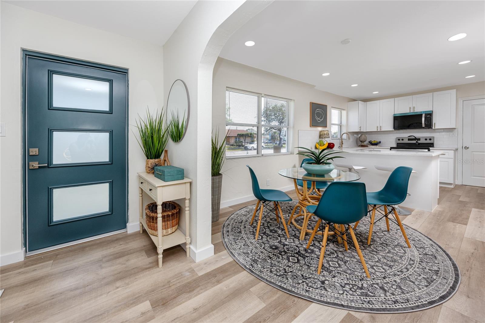 Listing photo id 9 for 3910 1st Avenue S