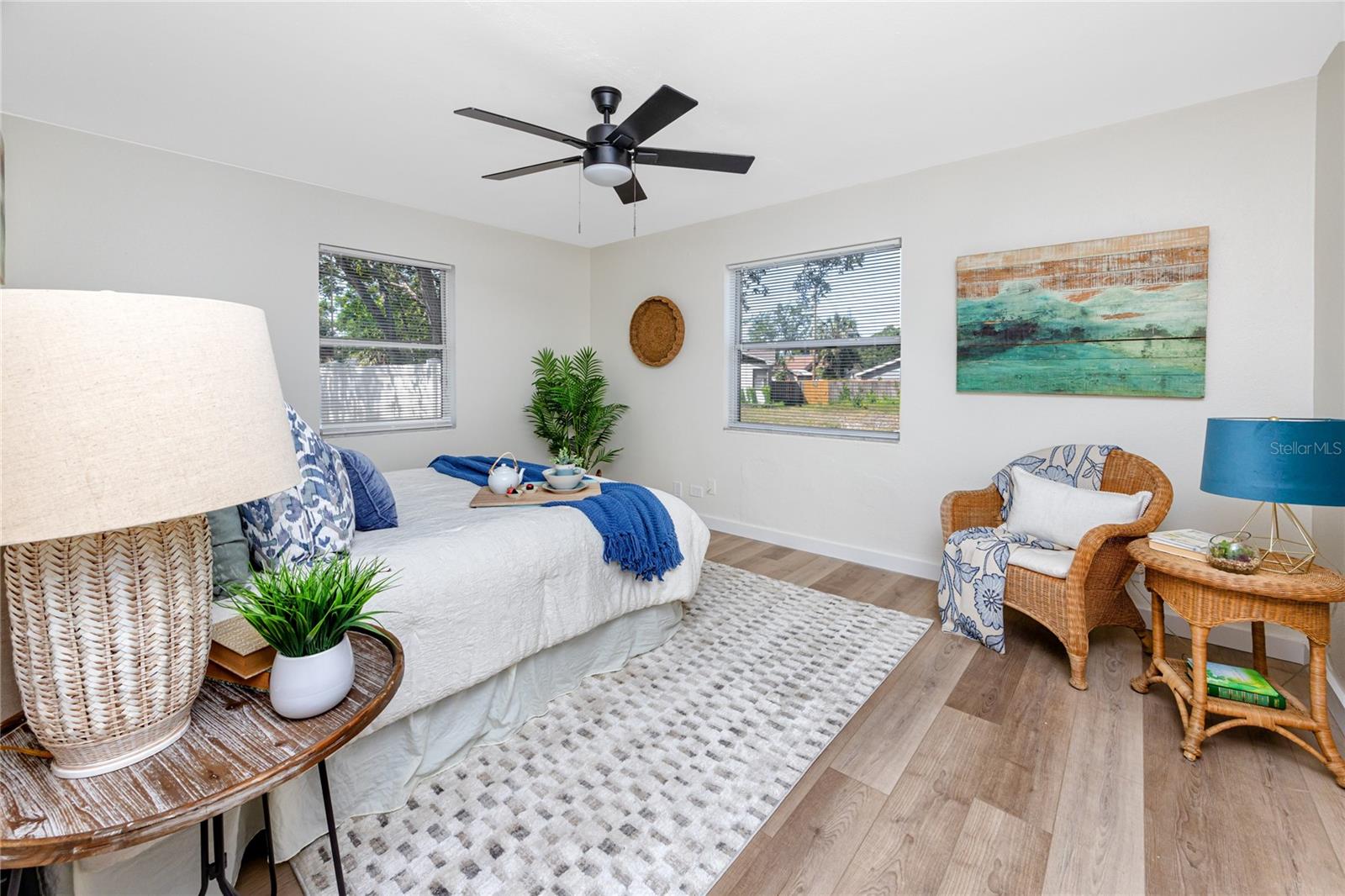 Listing photo id 21 for 3910 1st Avenue S