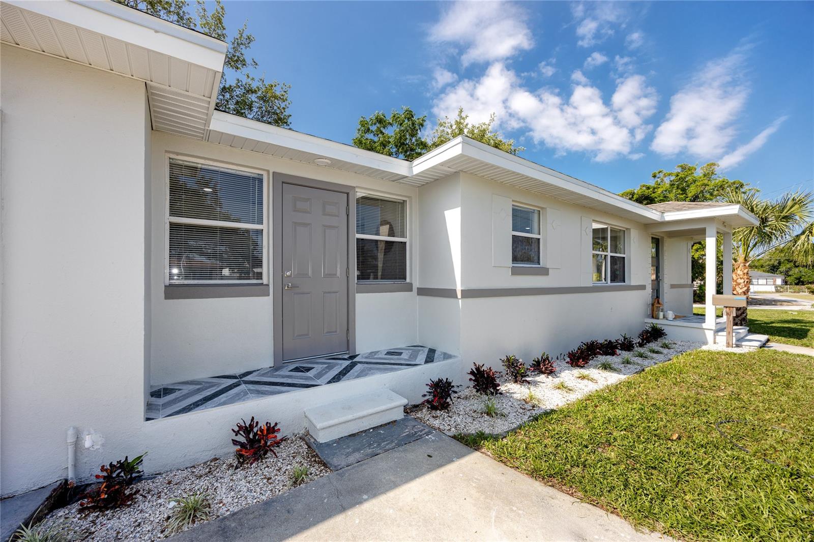 Listing photo id 4 for 3910 1st Avenue S