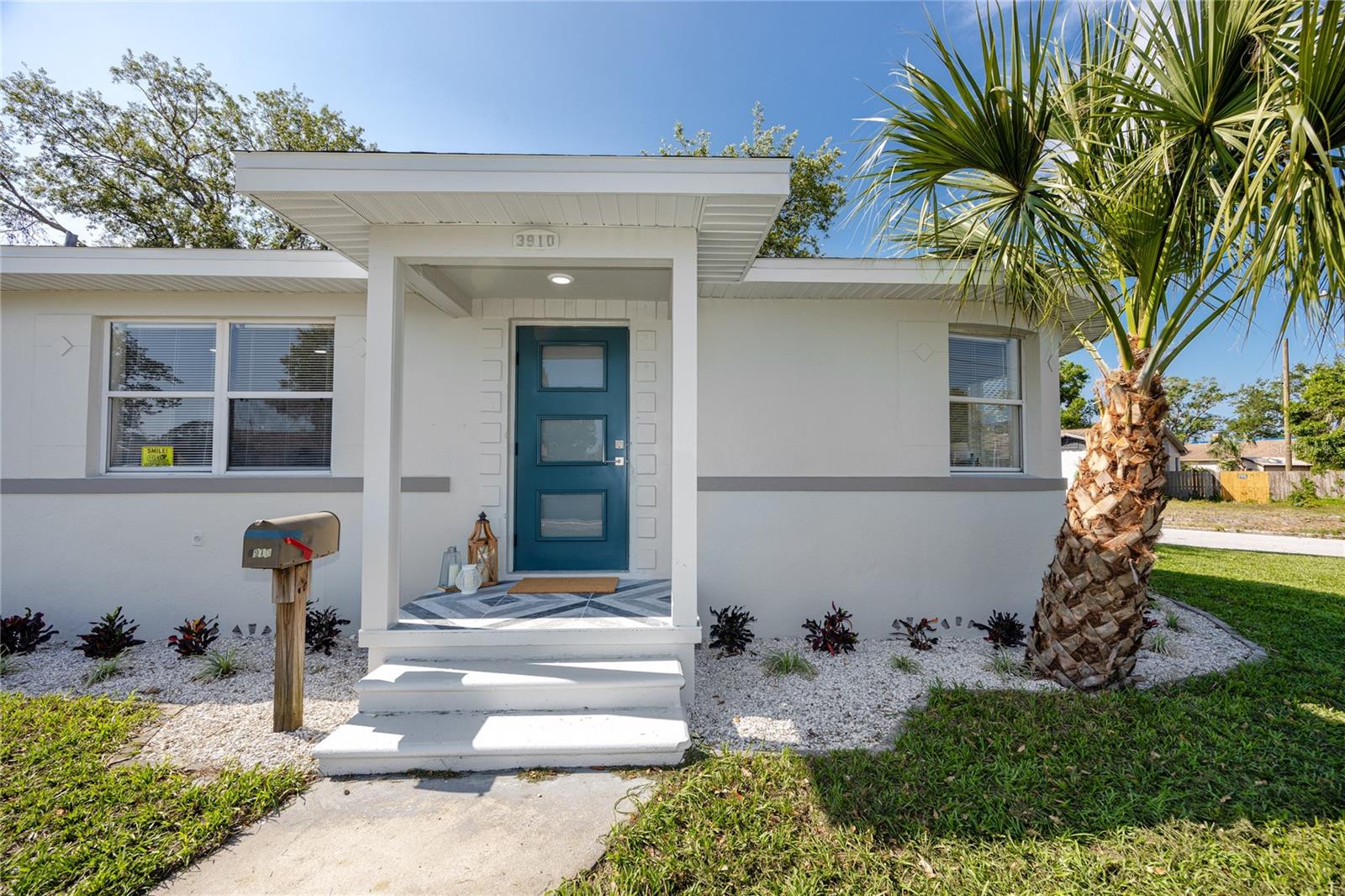 Listing photo id 5 for 3910 1st Avenue S