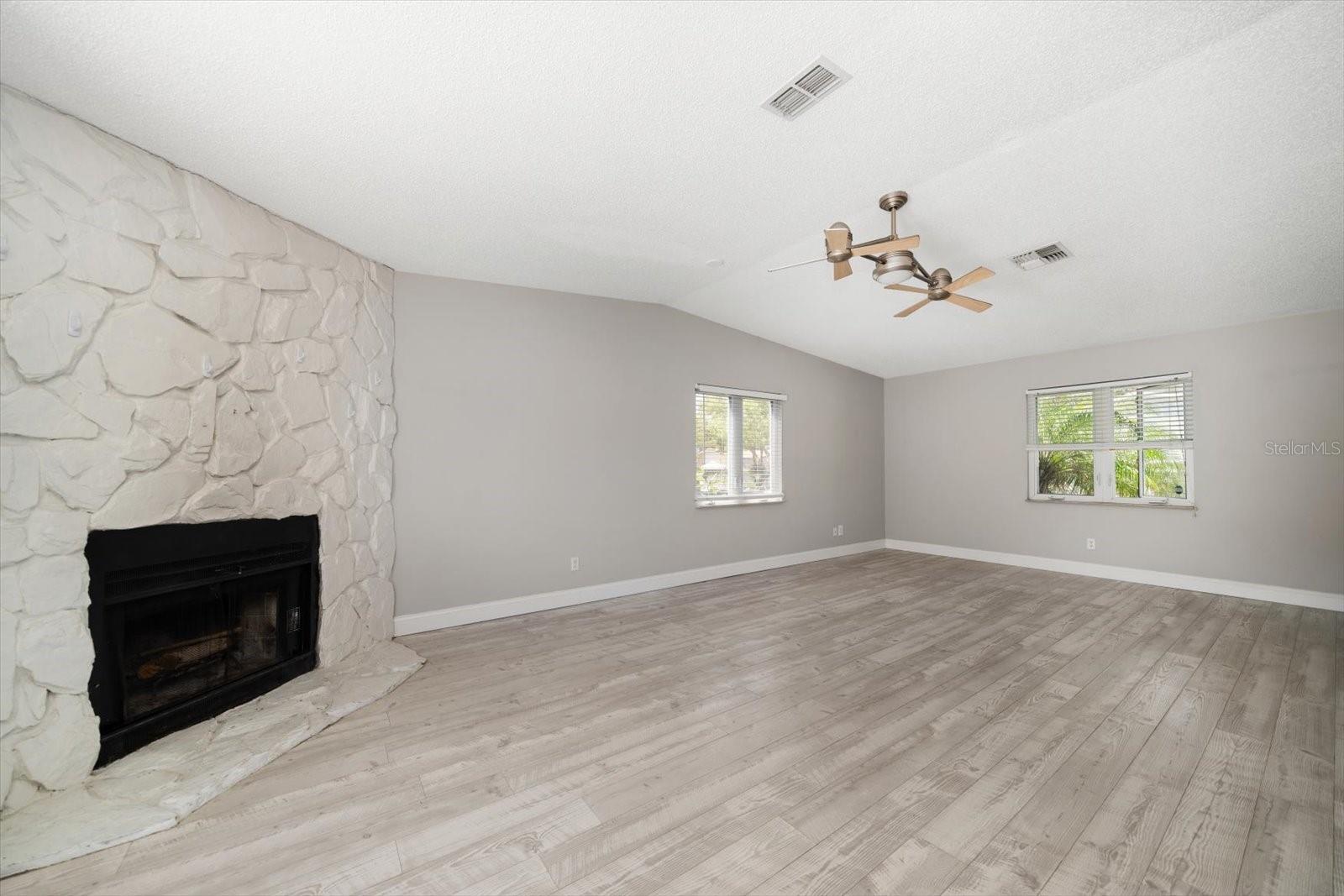 Image 16 of 41 For 11459 61st Street N
