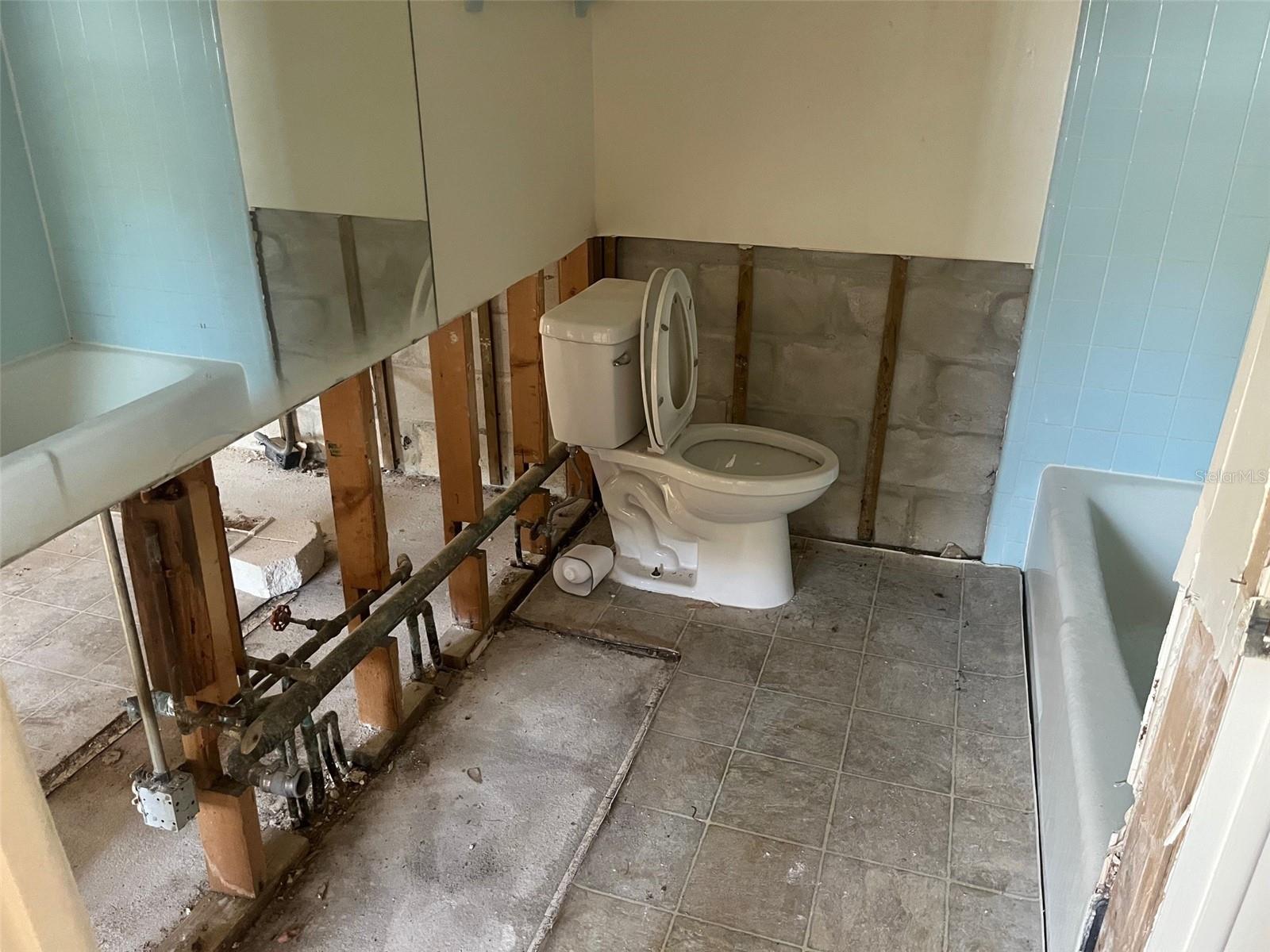 Listing photo id 8 for 360 81st Avenue
