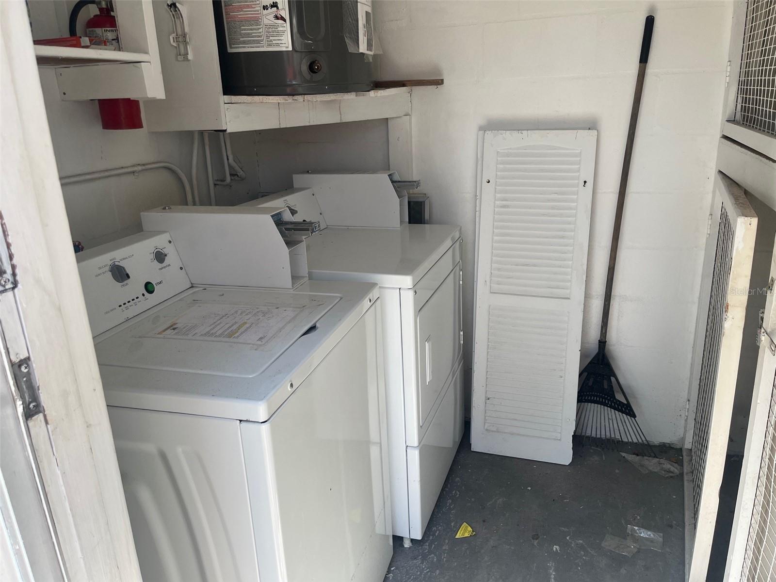 Listing photo id 4 for 360 81st Avenue