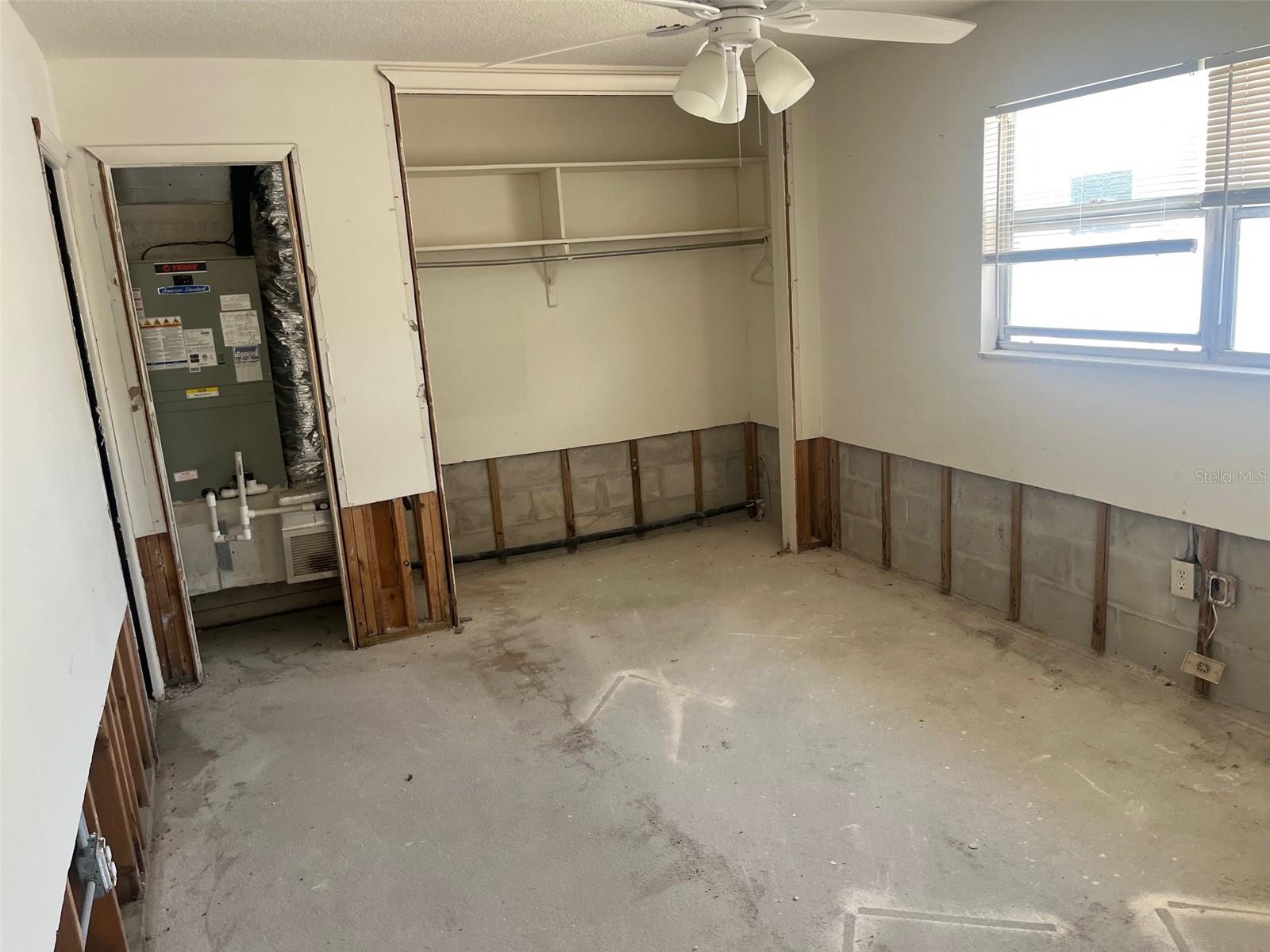 Listing photo id 6 for 360 81st Avenue