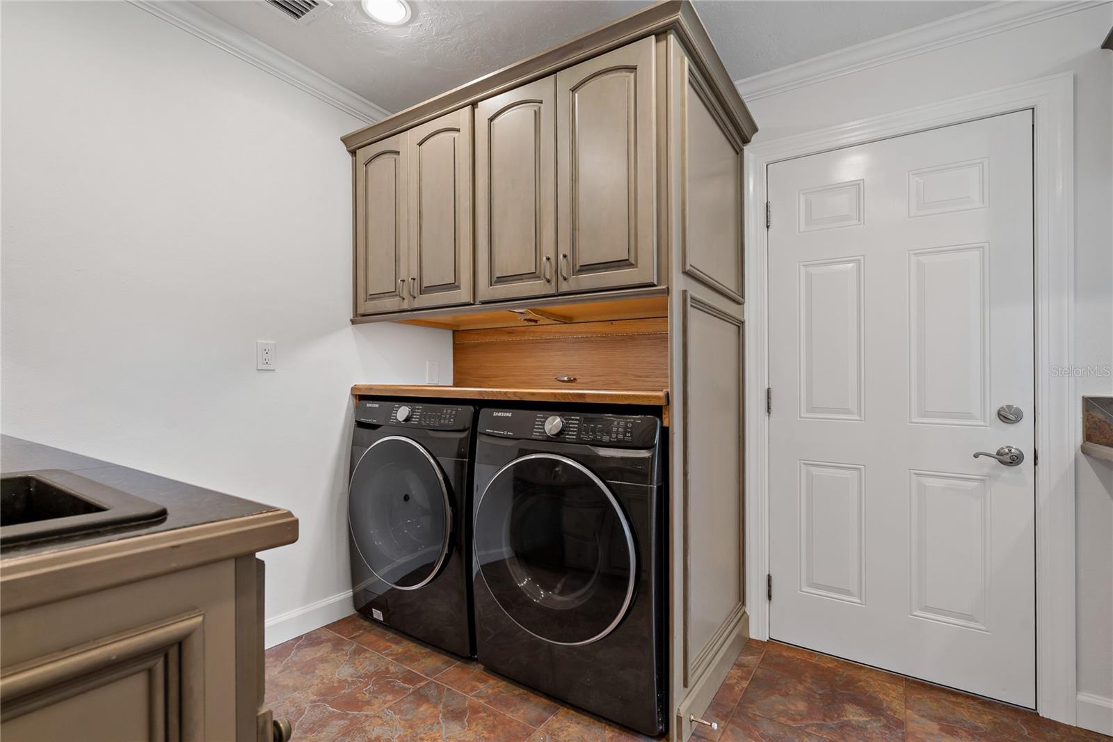 Image 21 of 64 For 785 Hickory Lane
