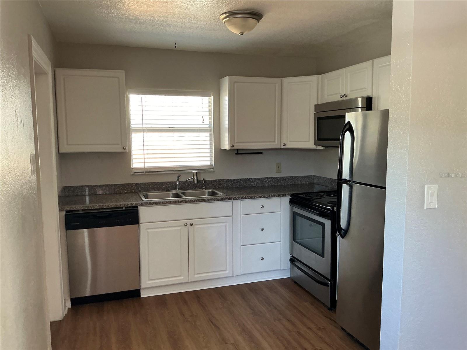 Image 7 of 22 For 3919 1st Avenue N