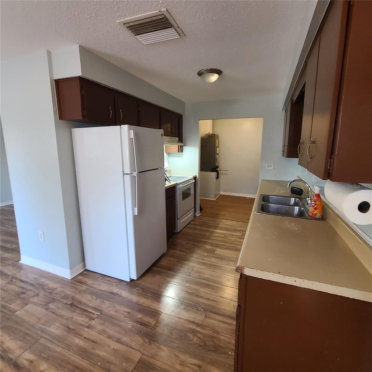 Image 11 of 33 For 705 2nd Street