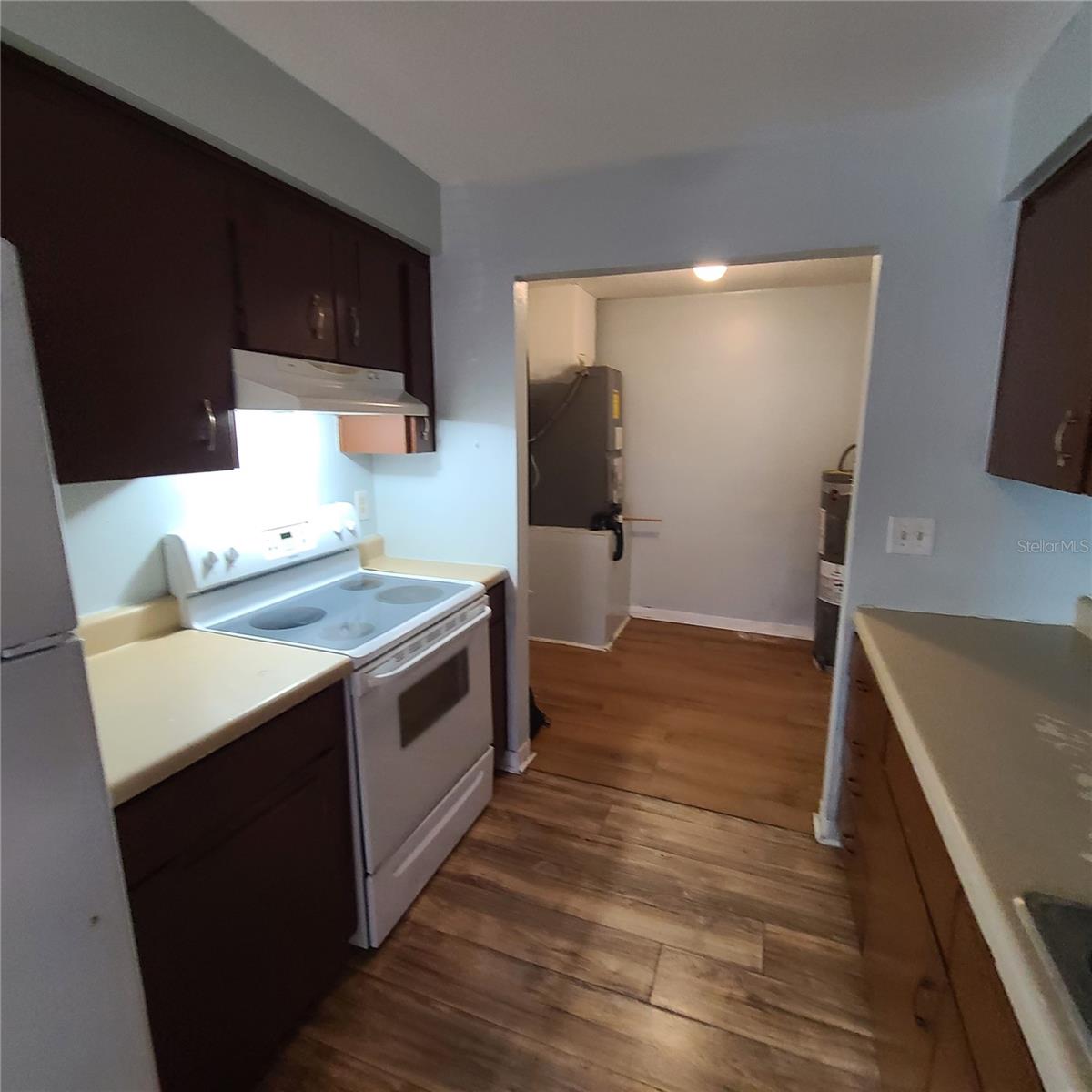 Image 14 of 33 For 705 2nd Street
