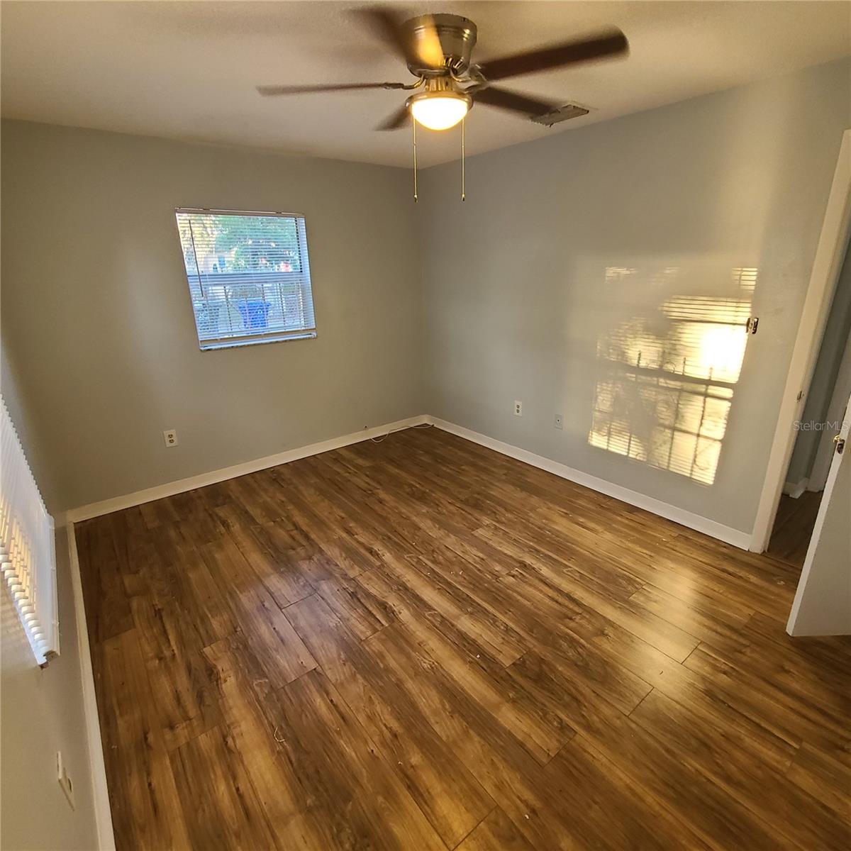 Image 21 of 33 For 705 2nd Street