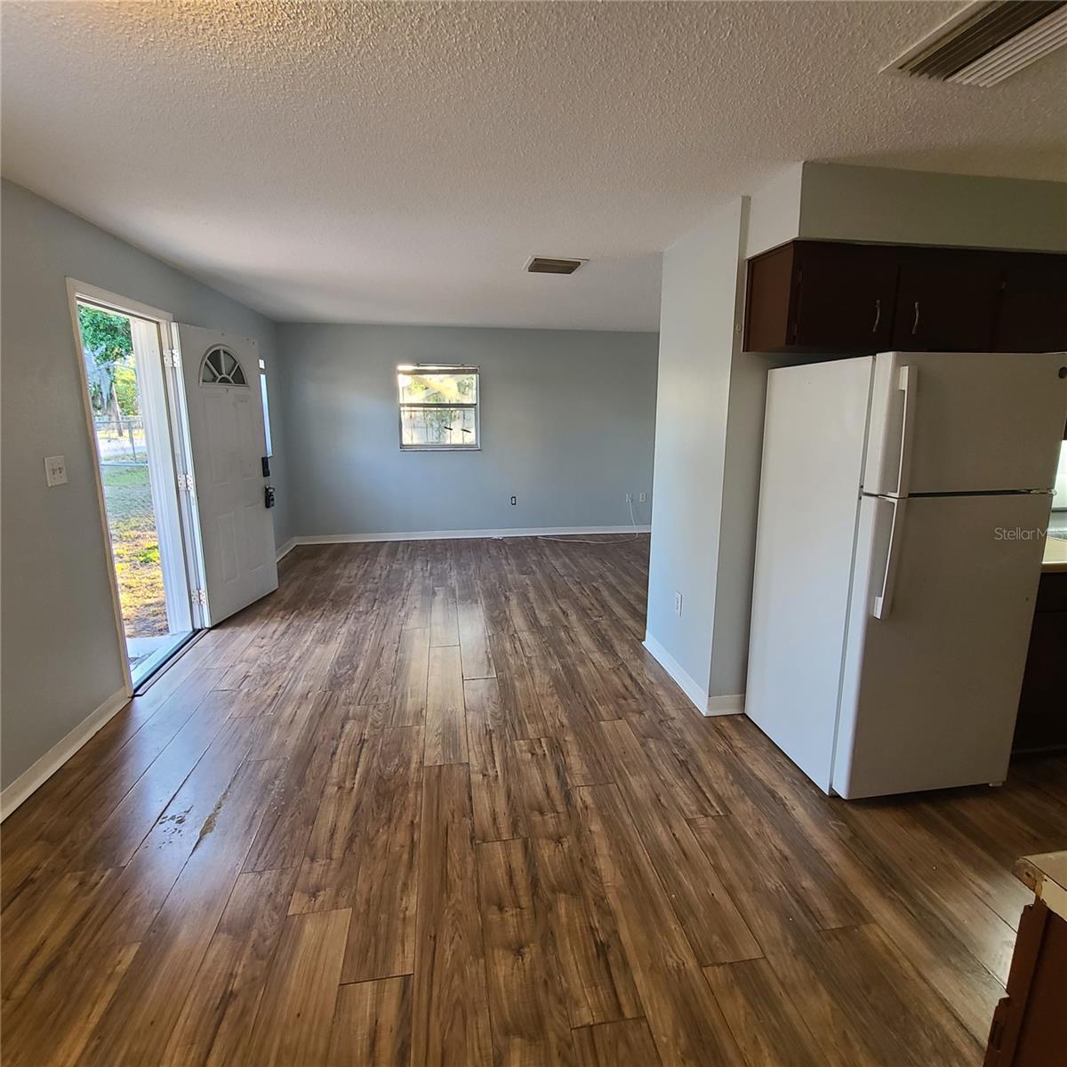 Image 7 of 33 For 705 2nd Street