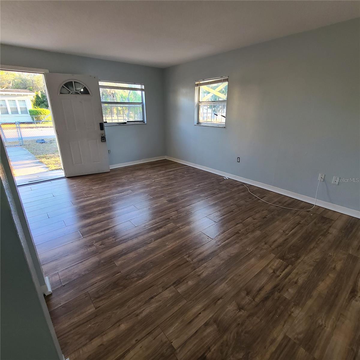 Image 9 of 33 For 705 2nd Street