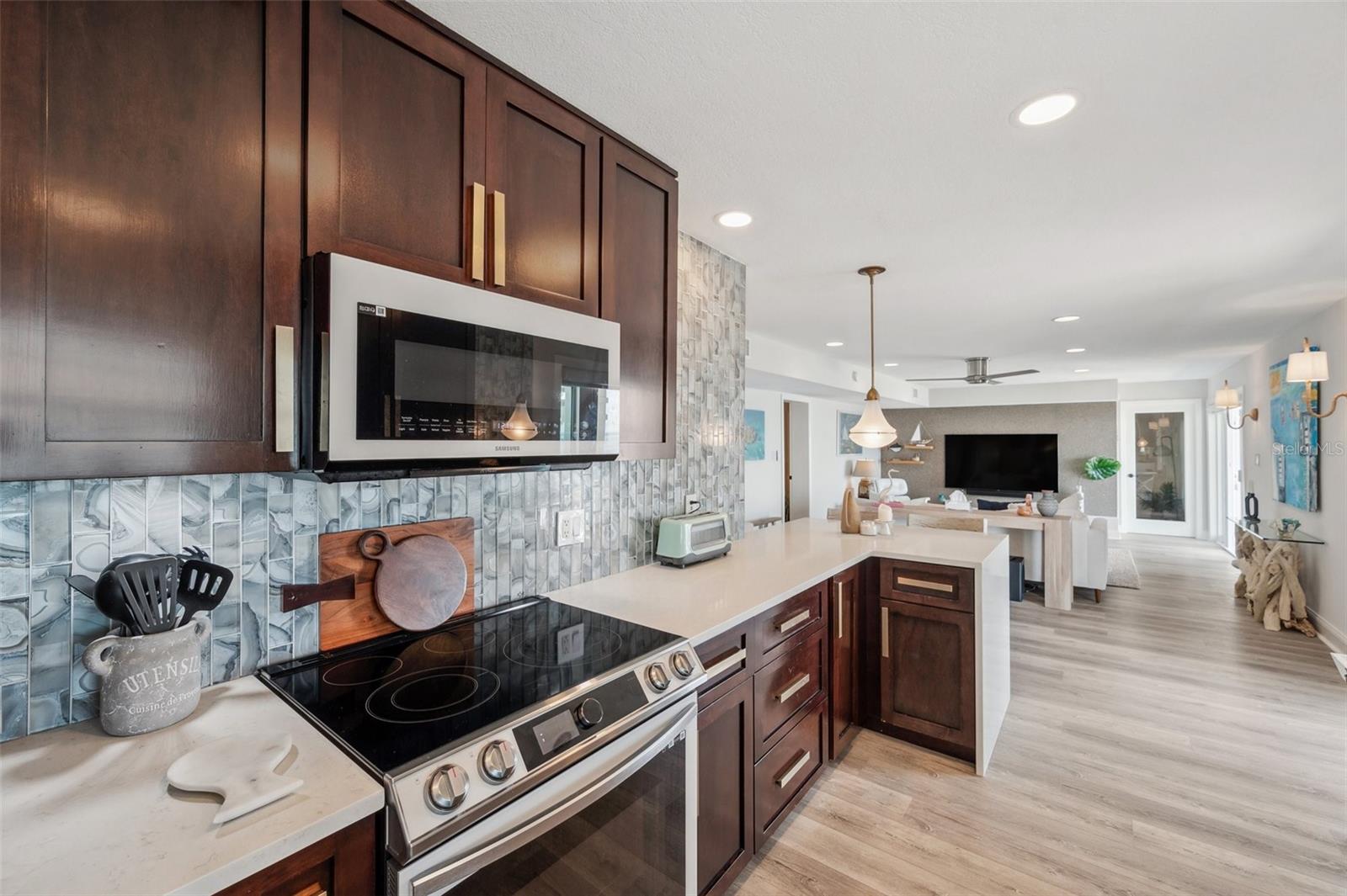 Image 10 of 50 For 5240 Coquina Key Drive Se B