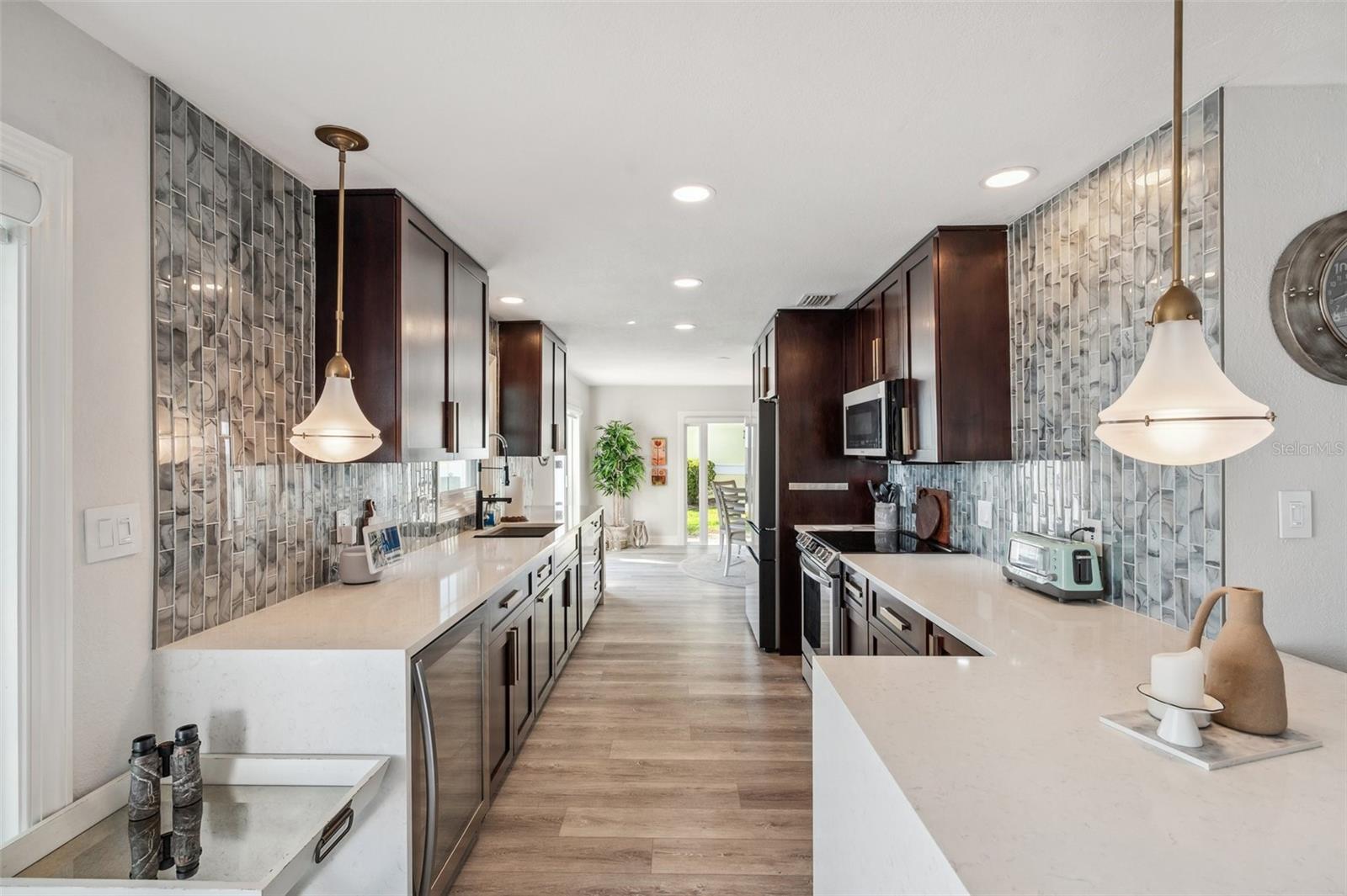 Image 11 of 50 For 5240 Coquina Key Drive Se B