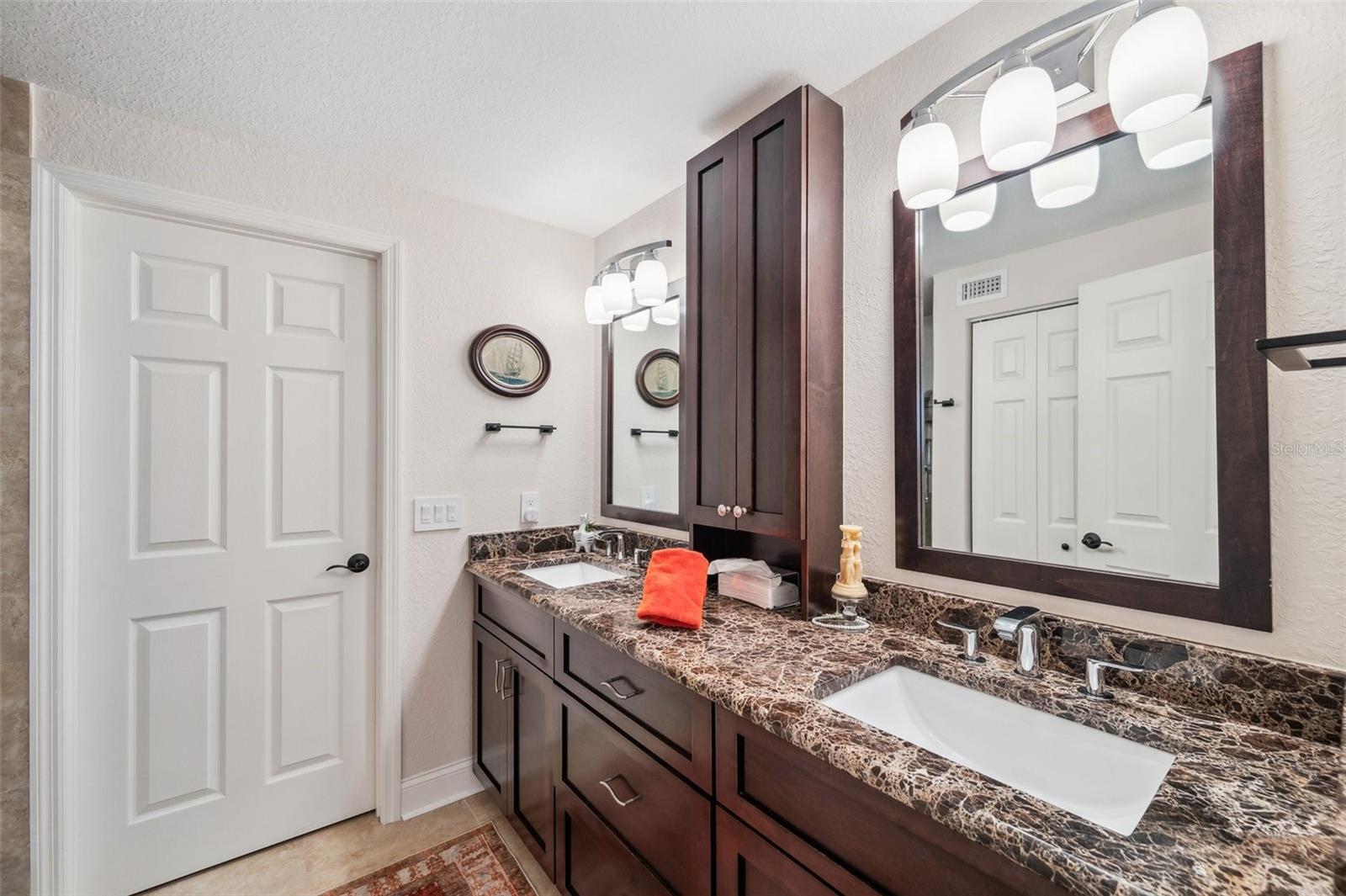 Image 19 of 50 For 5240 Coquina Key Drive Se B