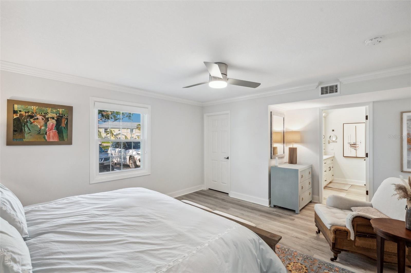 Image 22 of 50 For 5240 Coquina Key Drive Se B