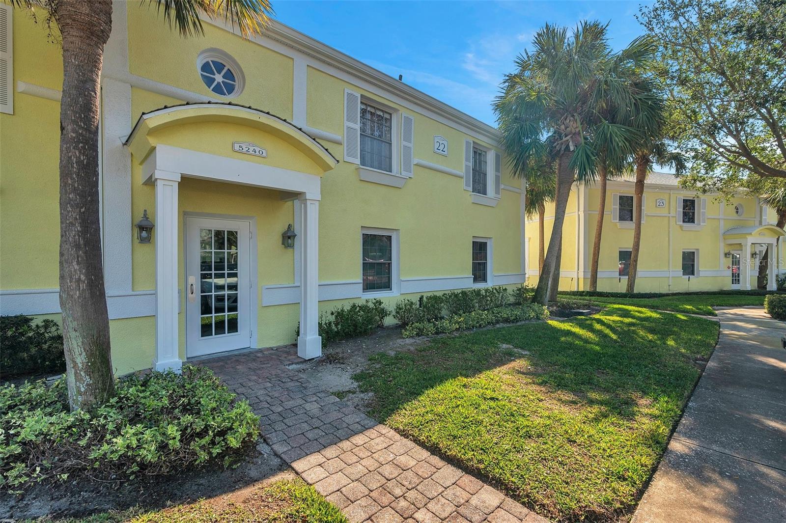Image 37 of 50 For 5240 Coquina Key Drive Se B