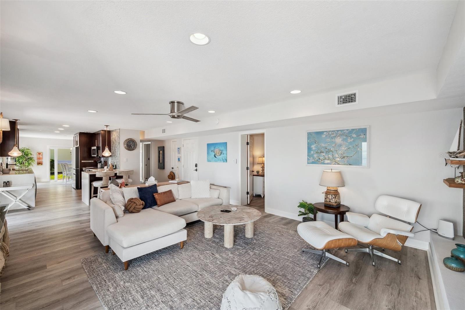 Image 4 of 50 For 5240 Coquina Key Drive Se B