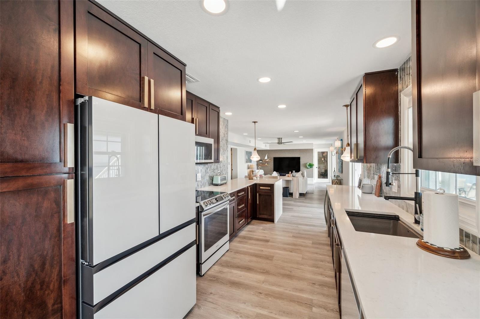 Image 8 of 50 For 5240 Coquina Key Drive Se B