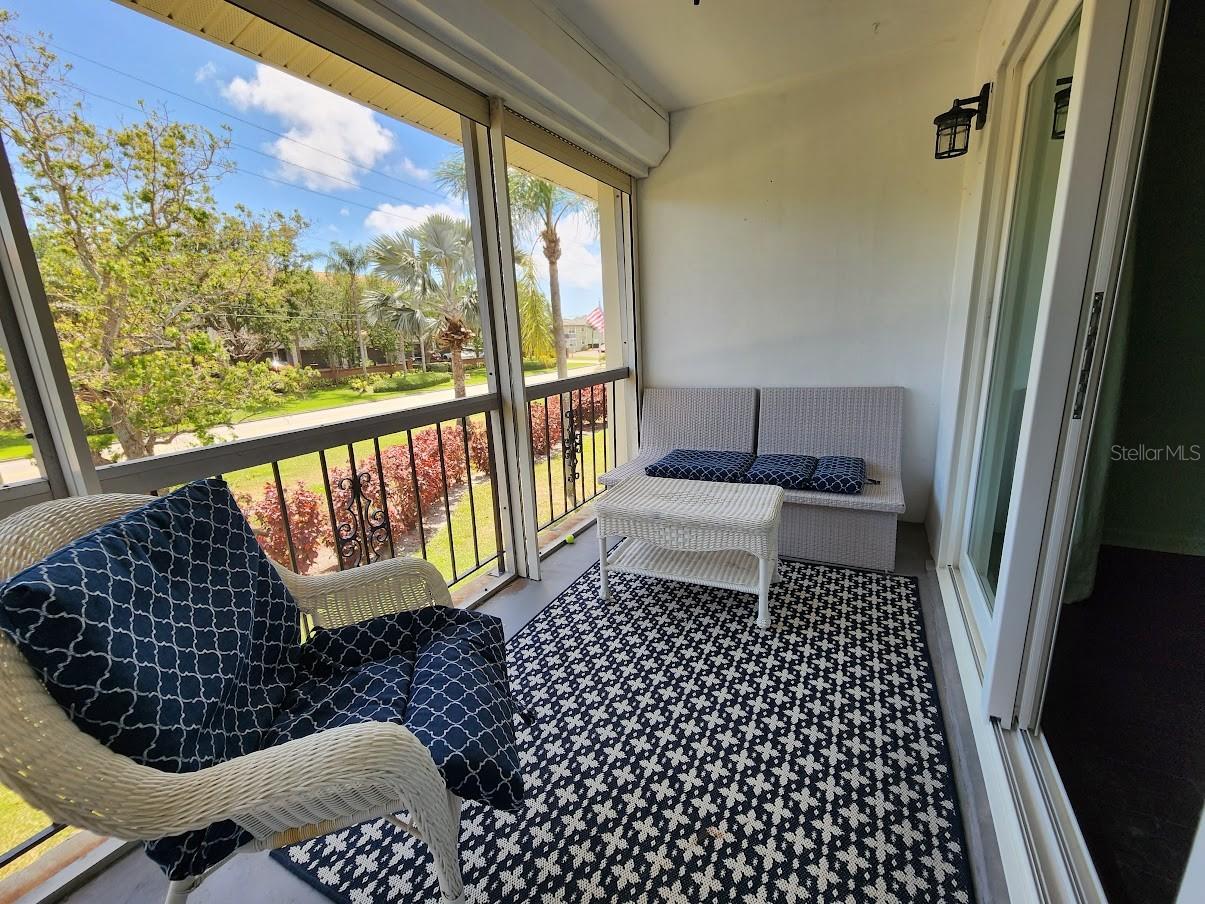 Image 2 of 13 For 4580 Overlook Drive Ne 296