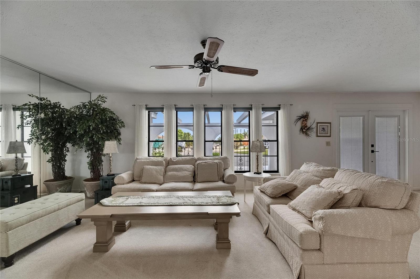 Image 13 of 97 For 927 Golf Island Drive