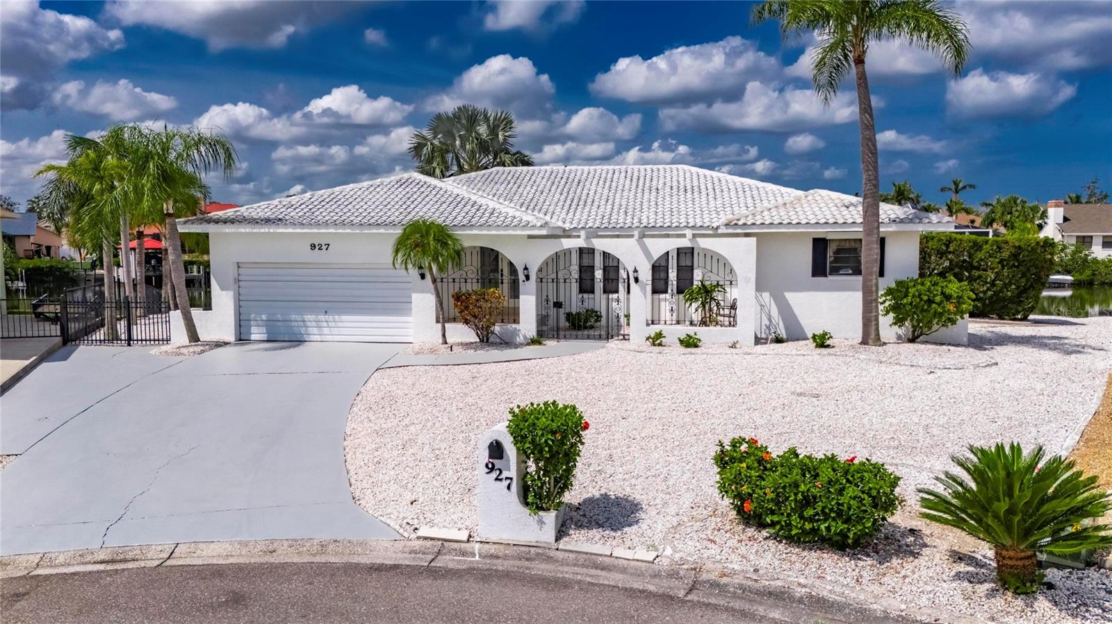 Image 2 of 97 For 927 Golf Island Drive