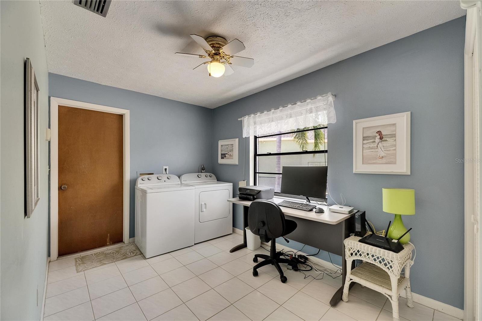 Image 49 of 97 For 927 Golf Island Drive